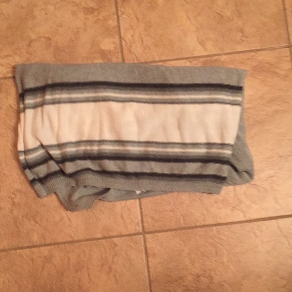 Sweater - Picture 2 of 3